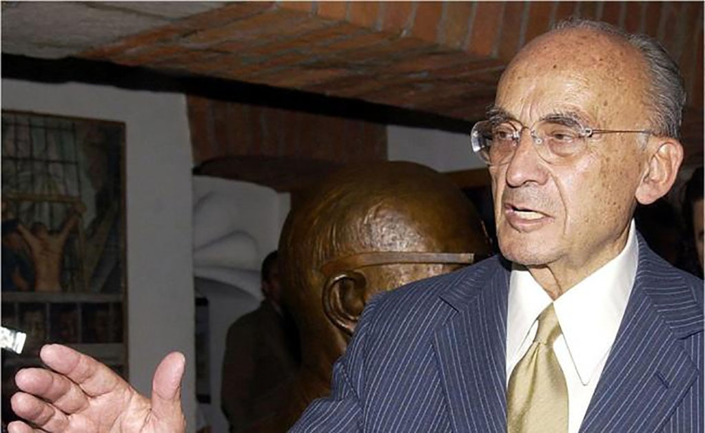 El ex presidente Luis Echeverría sale del hospital tras superar neumonía