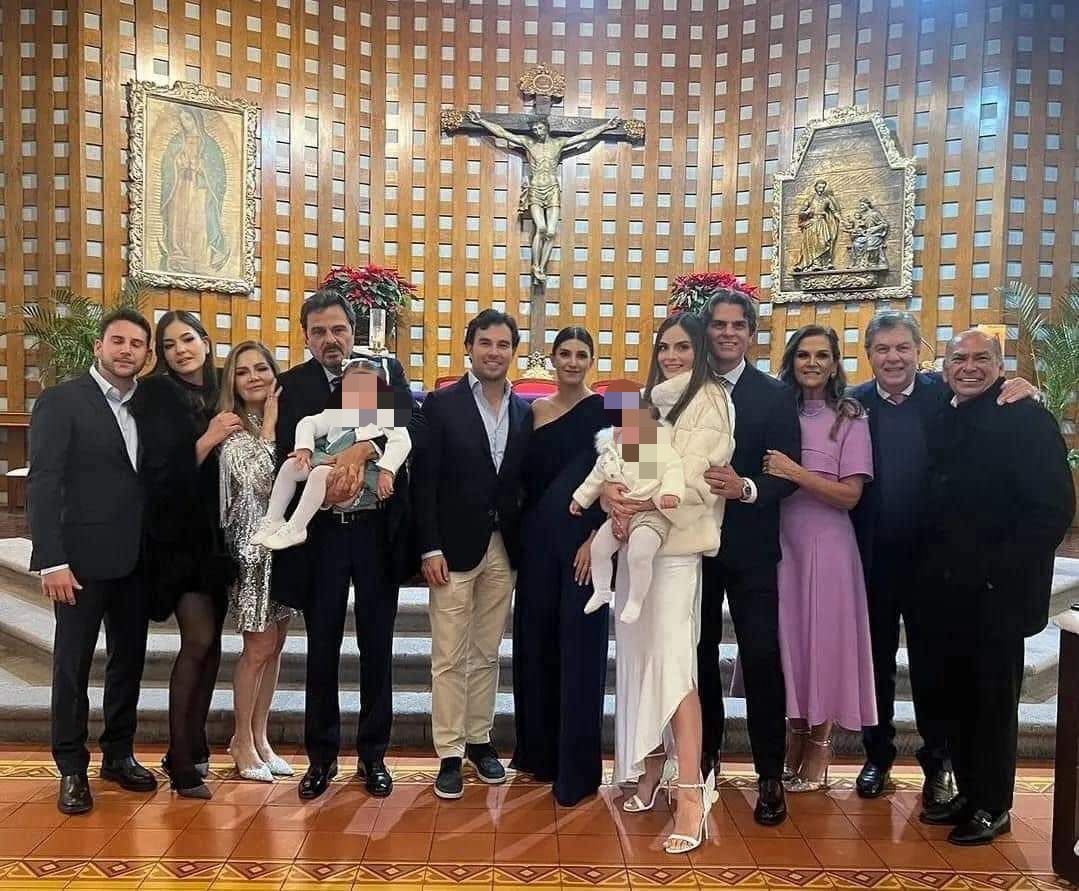 Checo Pérez sorprende fanáticos en SLP; asiste a bautizo de hijo de Ximena Navarrete y Juan Carlos Valladares. Foto: Especial