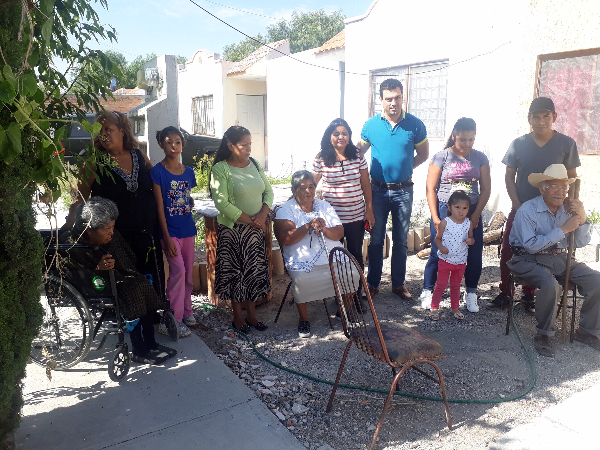 Entrega DIF estatal apoyo alimentario a personas de la tercera edad