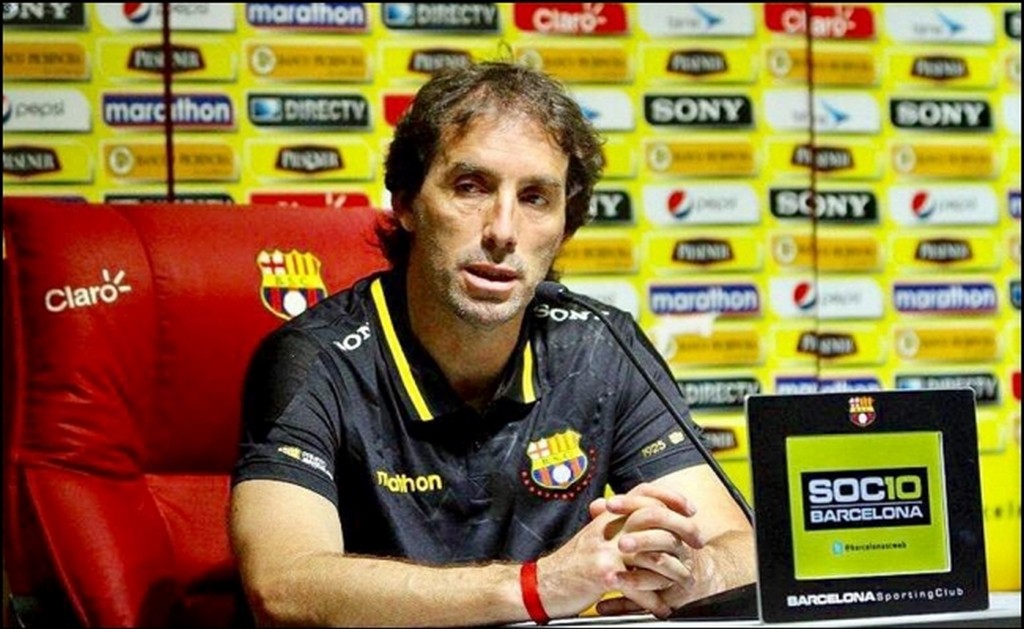 Guillermo Almada es nuevo DT de Santos