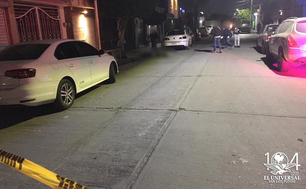 Ejecutan a joven afuera de un bar 