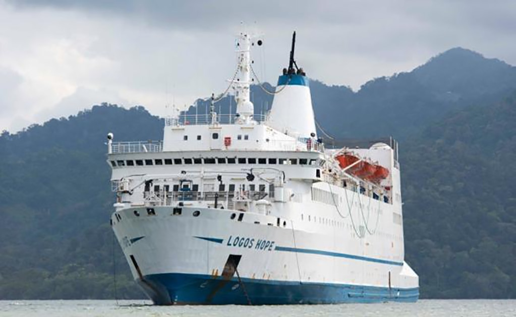 "Biblioteca flotante" ancla en México