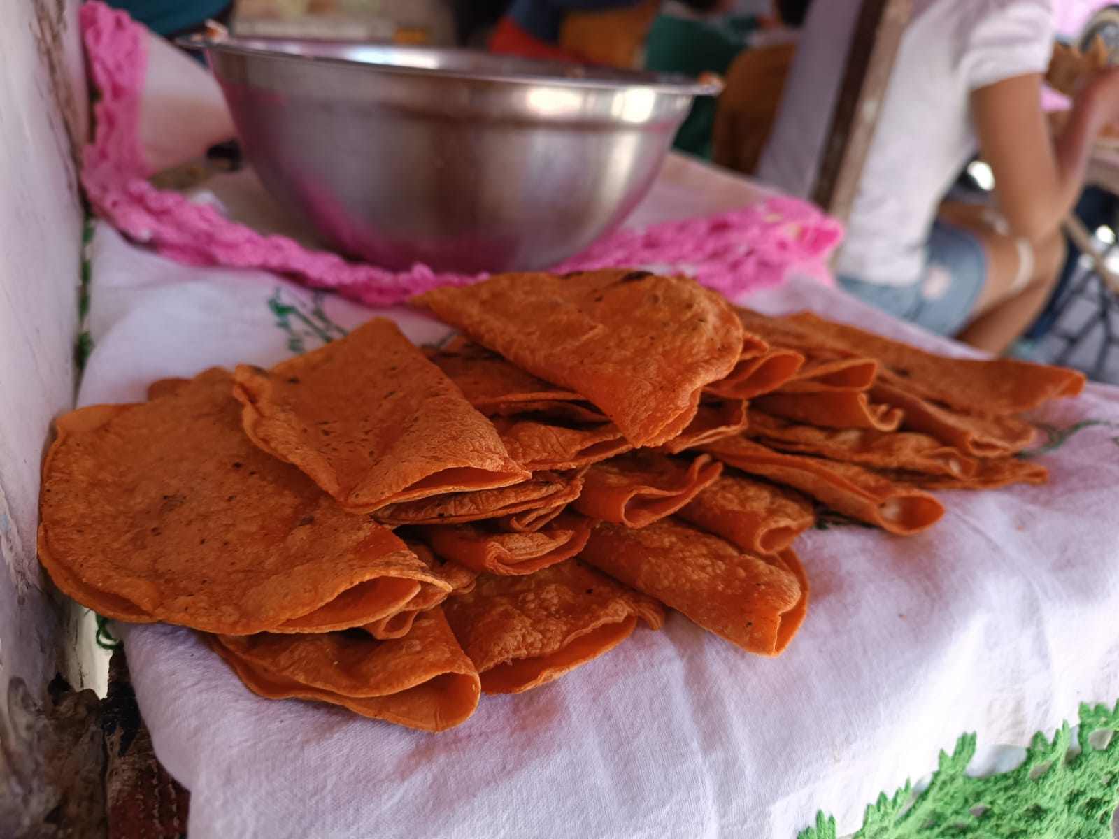 Las enchiladas potosinas forman parte de la gastronomía que se oferta en el octavo barrio de la capital potosina. Foto: Xochiquetzal Rangel