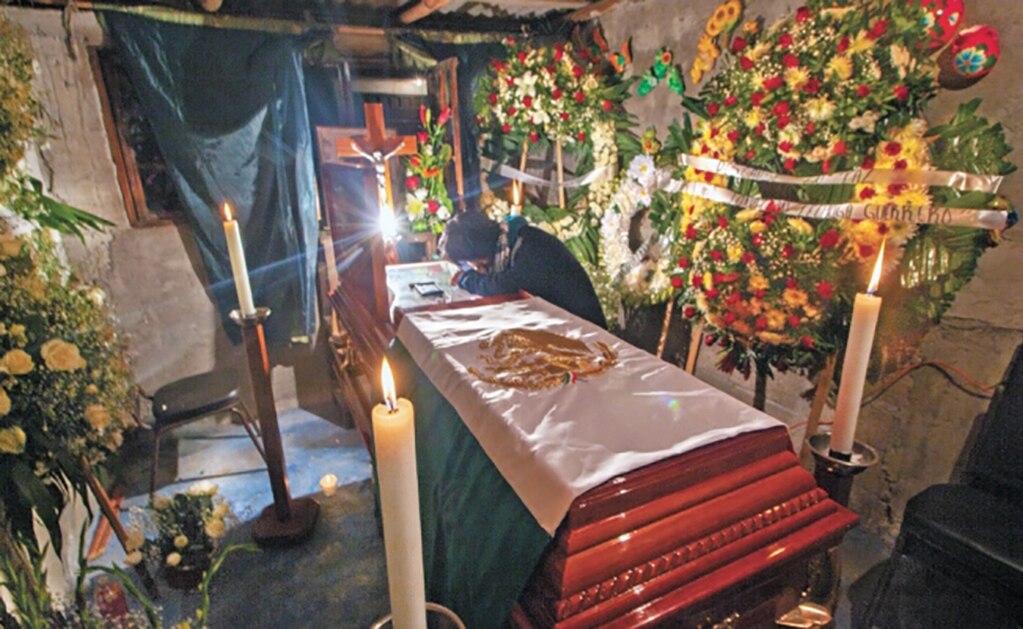 “Arturo era un niño bueno y el sustento de la familia”: madre de policía asesinado