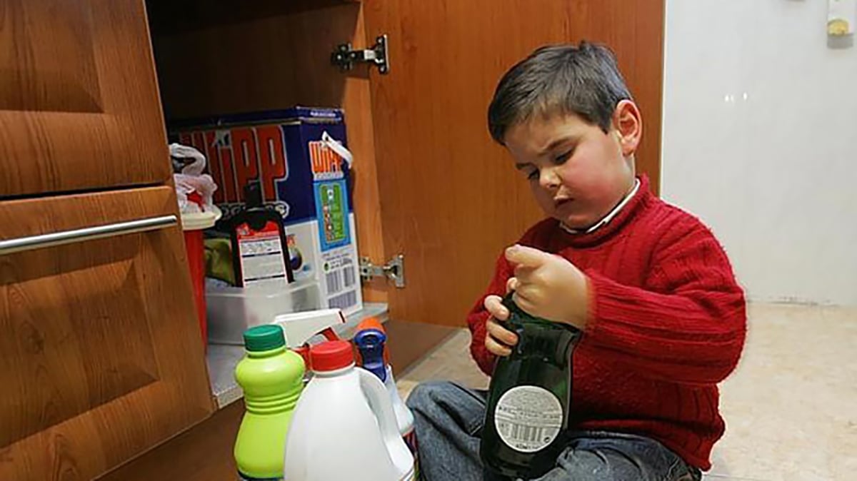 Por ingesta de productos de limpieza aumentan quemaduras infantiles