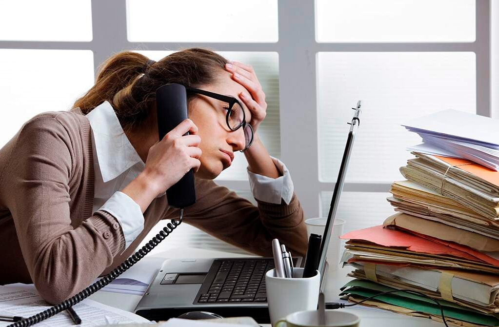 Carga de trabajo y traslados largos, detonantes de estrés laboral