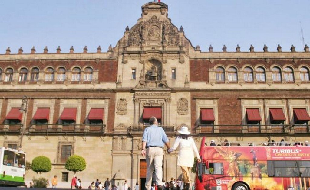 Cierran Palacio Nacional por corte de agua