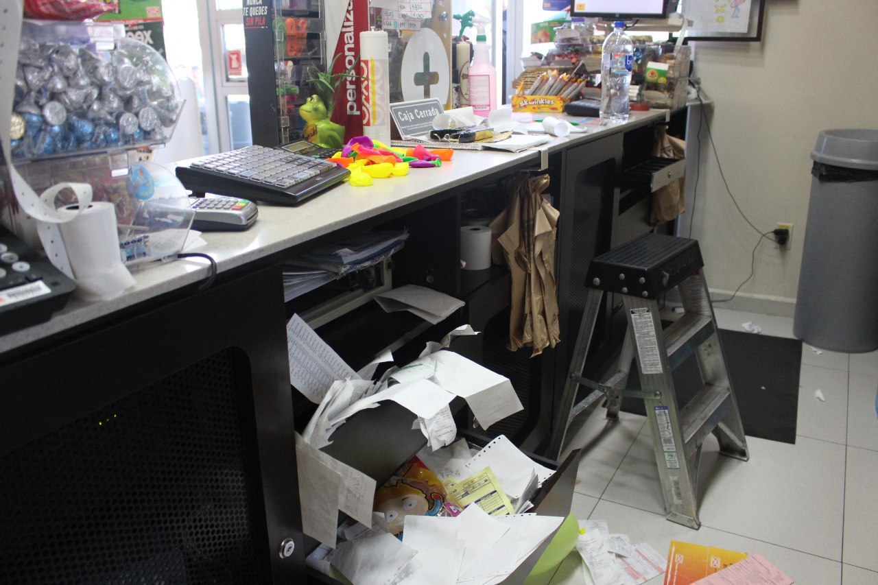 Ni con blindaje en negocios, paran los robos en el centro