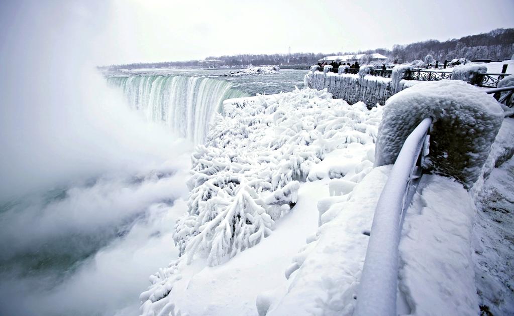 Cataratas del Niágara se congelan por onda polar