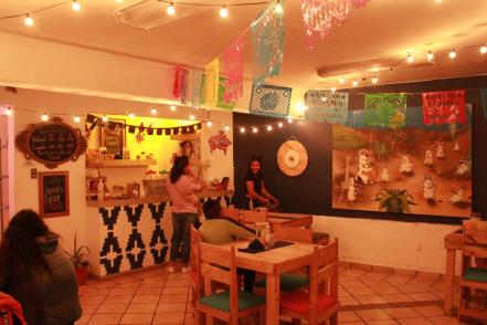 ¡Delicia de temporada! Un pulque curado de cempasúchil en SLP para recordar a los que ya se fueron