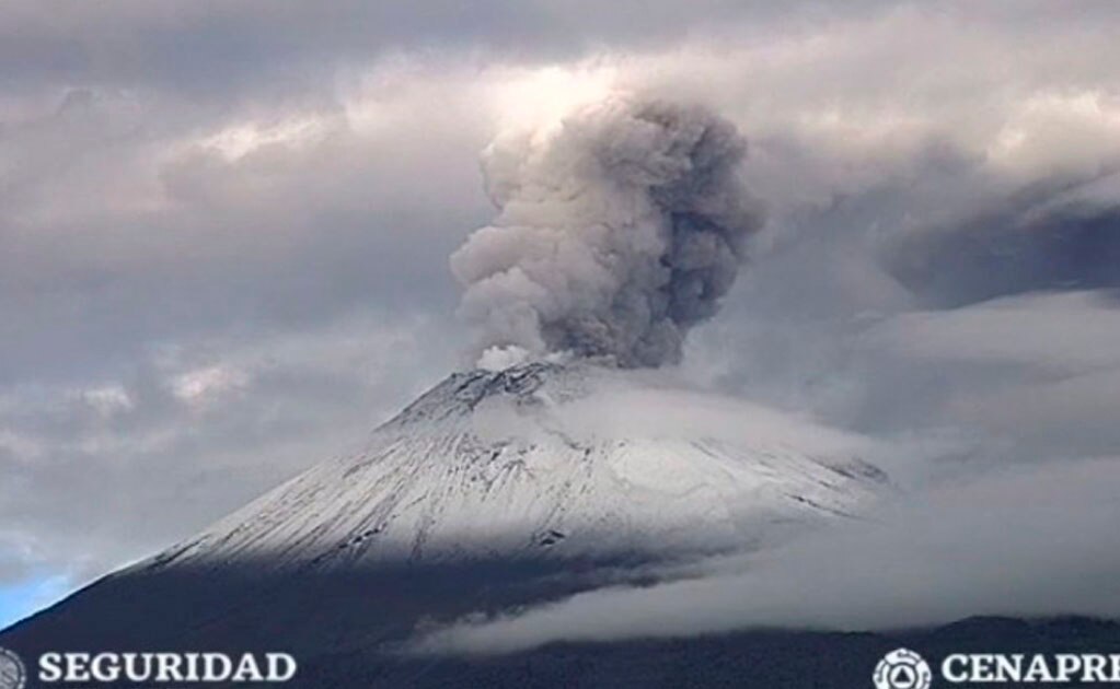 Reportan caída de ceniza en Valle de Chalco por explosión del Popocatépetl