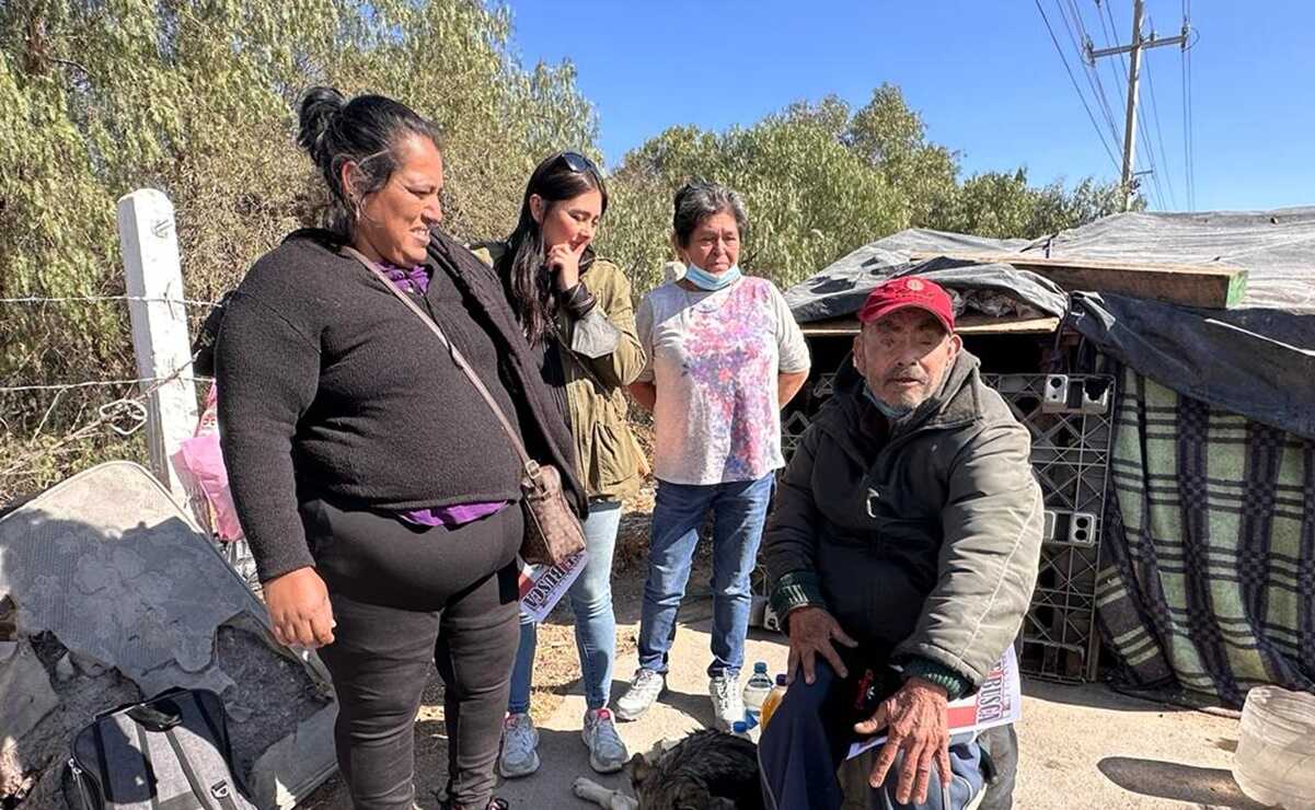 Don José y la familia Macías se conocen; ambos continúan buscando a su familia en SLP