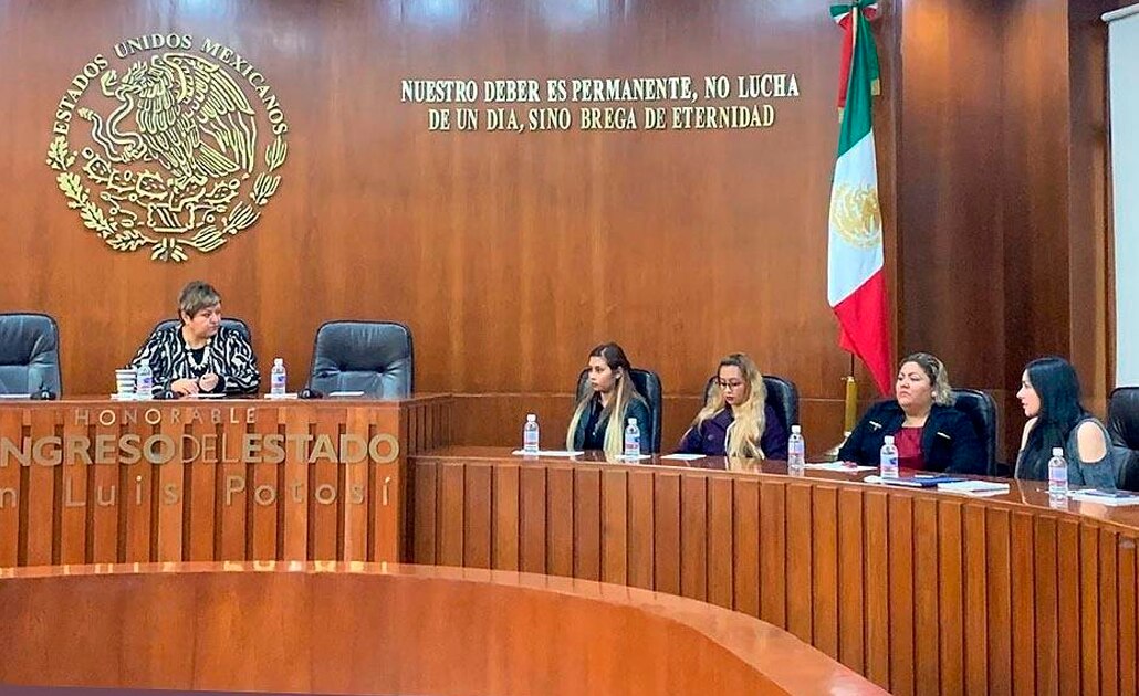 Solicitan mujeres taxistas paridad en entrega de concesiones 