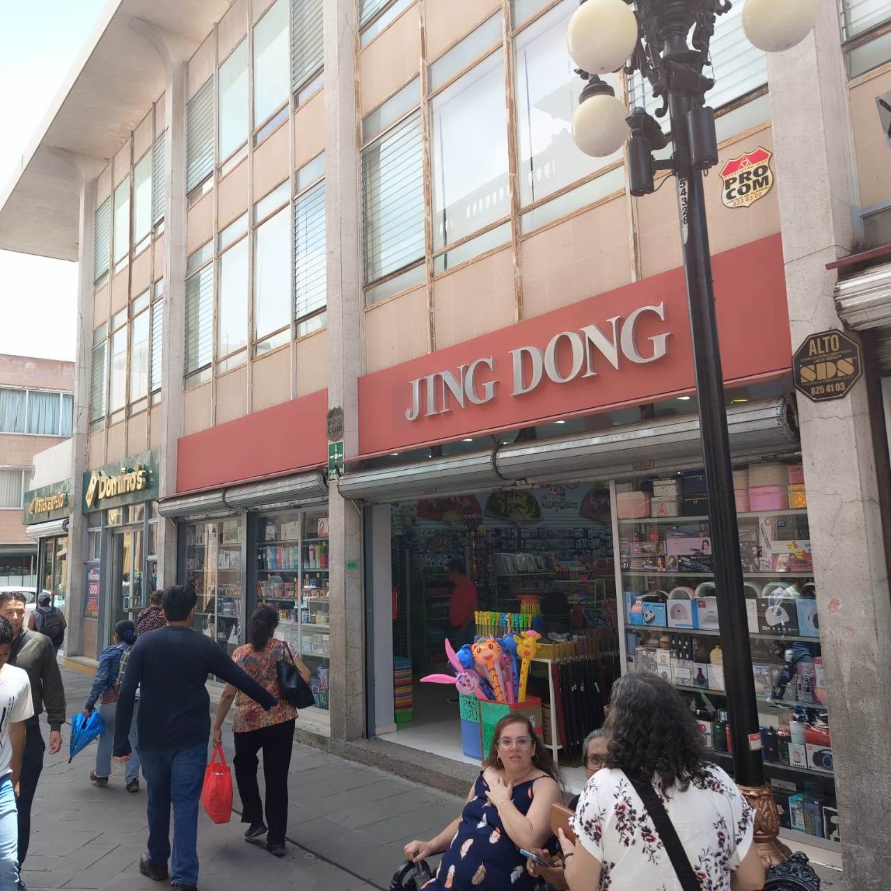 Empresarios chinos pueden pagar mayores cantidades de renta en los locales