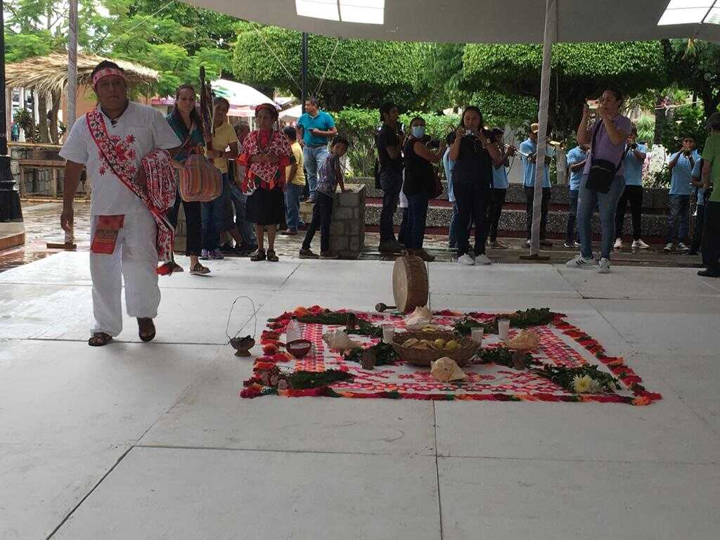 Esteban, médico tradicional que se ha convertido en guardián de las tradiciones y rituales tének