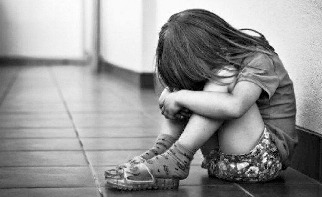 Hombre que abusó de menor llevará proceso en libertad