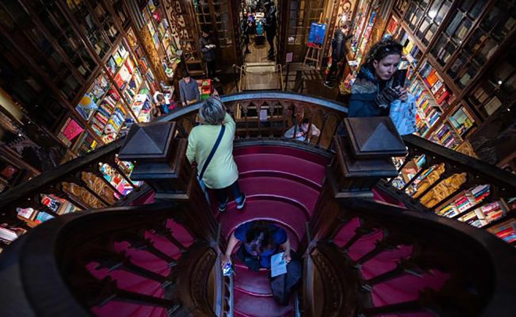 Con ayuda de Harry Potter se salva la librería Lello de Porto
