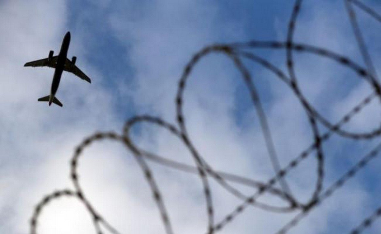  Suspenden vuelos en aeropuerto de Londres por presencia de dron