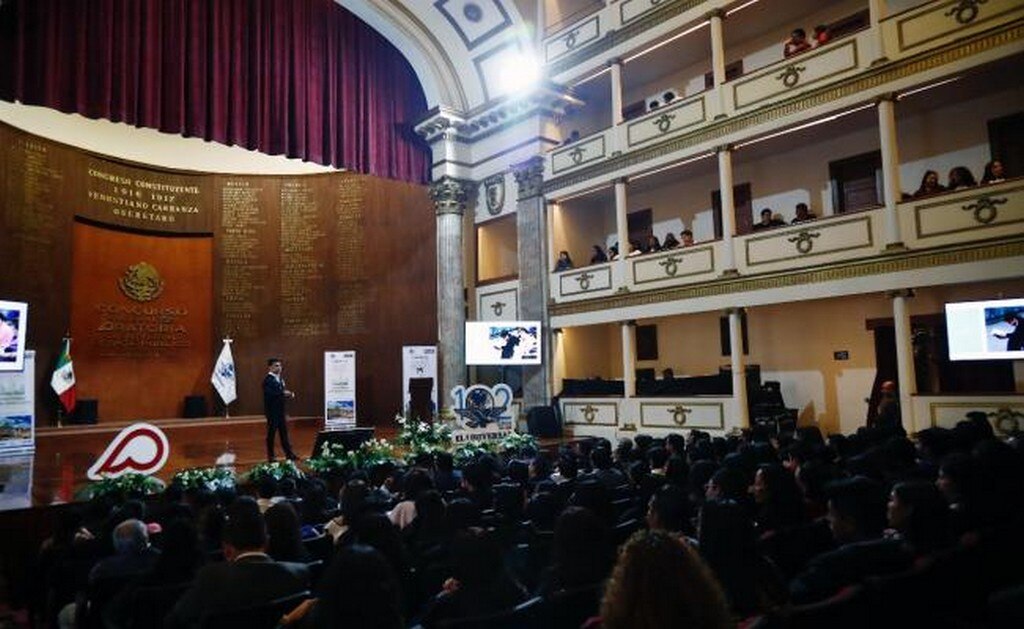  Resolver la pobreza, tema de jóvenes en concurso de oratoria de EL UNIVERSAL