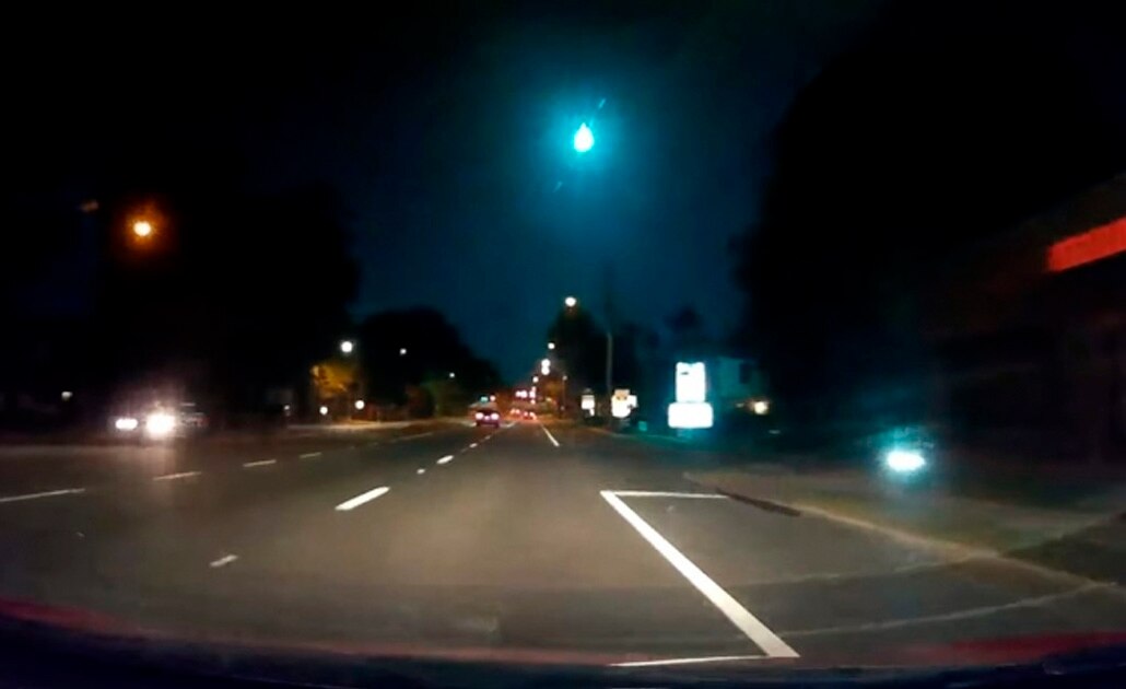 (VIDEO) Captan caída de meteorito en Florida