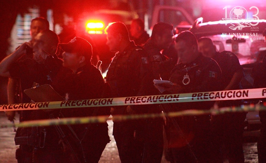 Investigan muerte de dos civiles a manos de policías