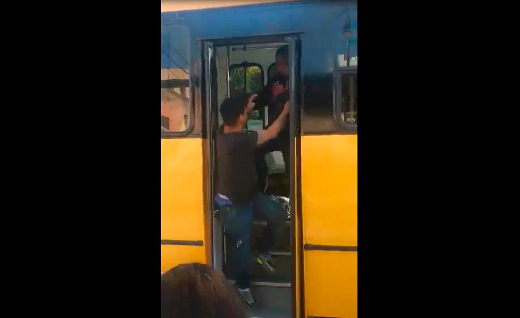 (VIDEO). Supuesto asaltante es atropellado por taxista