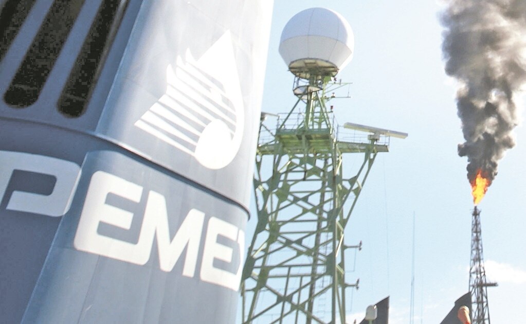 Plan de Pemex confirma riesgos al perfil crediticio, dice Fitch