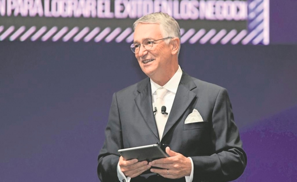 AMLO se equivocó con cancelación del NAIM: Salinas Pliego