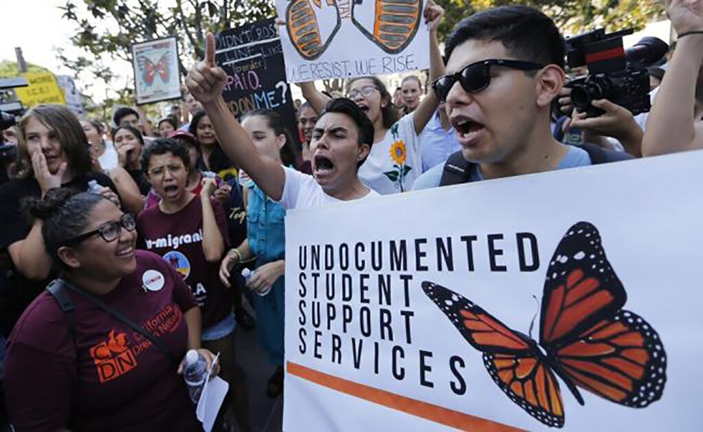 "Dejen de jugar con nuestras vidas", piden 'dreamers' al Congreso de EU