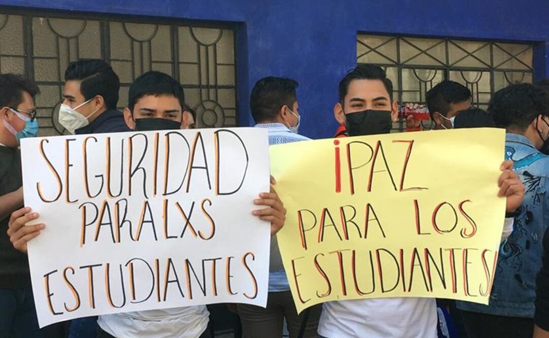 Exigen estudiantes de la UASLP reforzar seguridad, tras golpiza a estudiante de facultad de contabilidad. Fotos: Xochiquetzal Rangel