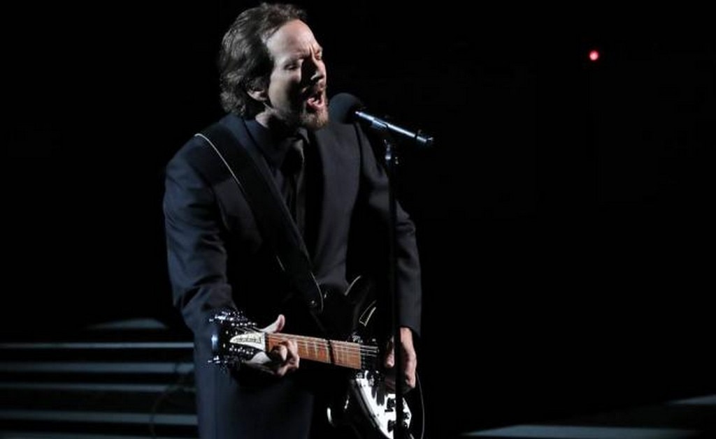  Pearl Jam cancela concierto por problemas vocales de Eddie Vedder