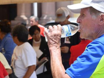 Soledad despliega operativos por calor extremo; contemplan distribución de botellas con agua potable  