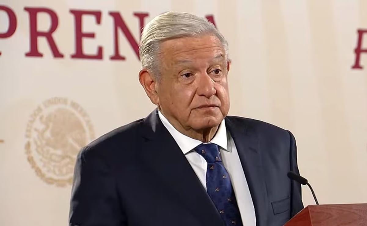 AMLO lamenta asesinato de Hipólito Mora; es un remanente de la violencia de Calderón