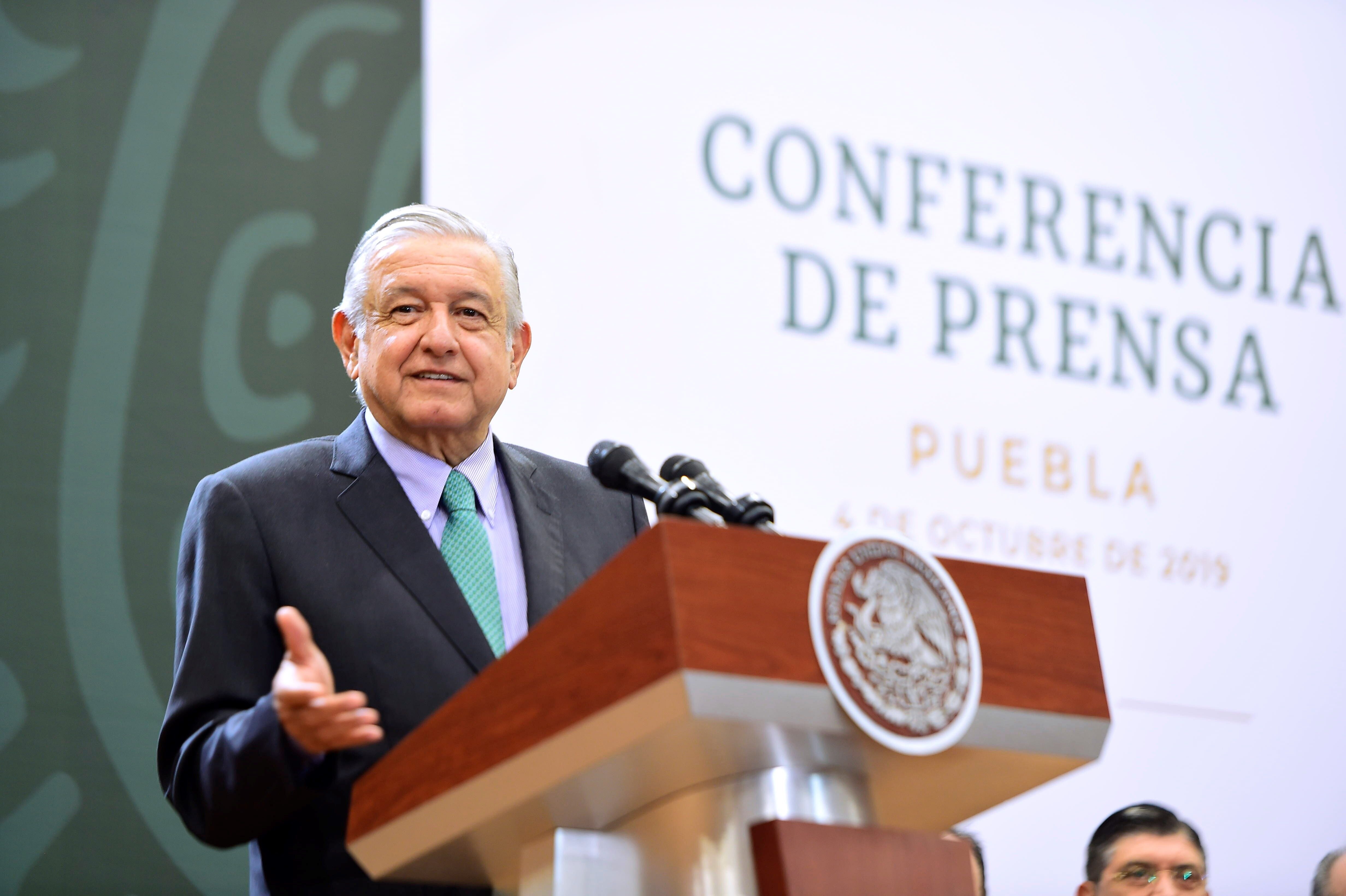 Llama AMLO “antidemocráticos” a quienes se oponen a revocación de mandato