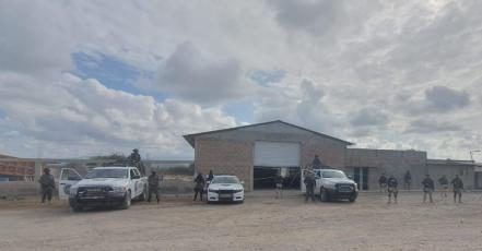 Aseguran predio donde desvalijaban vehículos robados en San Luis Potosí