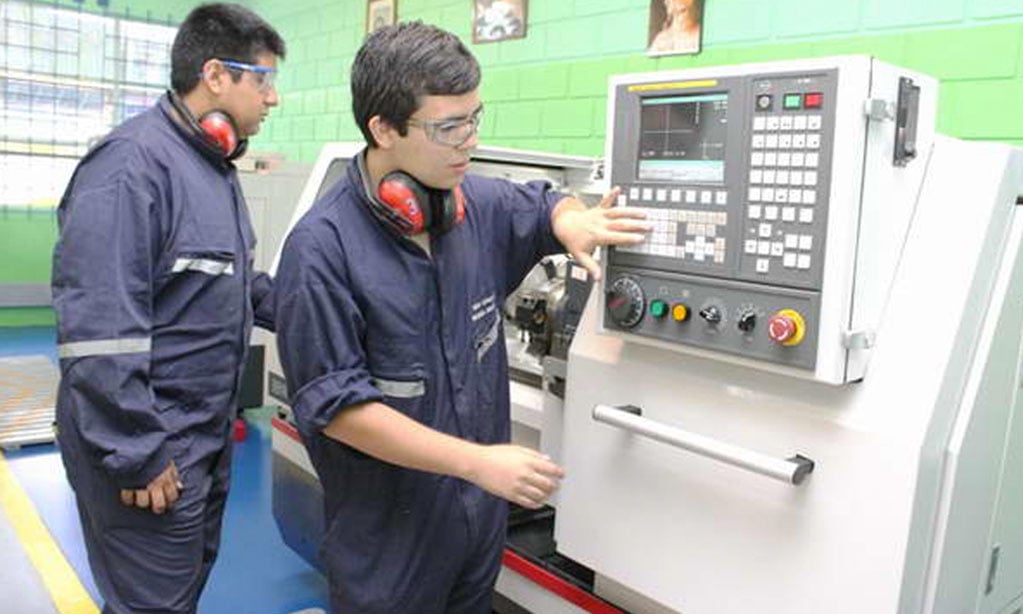 Incrementa demanda de técnicos en industria potosina