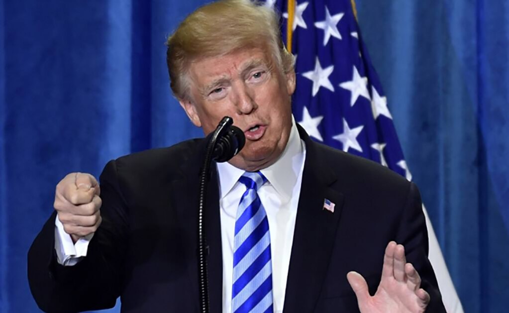 Llama Trump al embajador británico "chiflado, estúpido e imbécil pomposo"