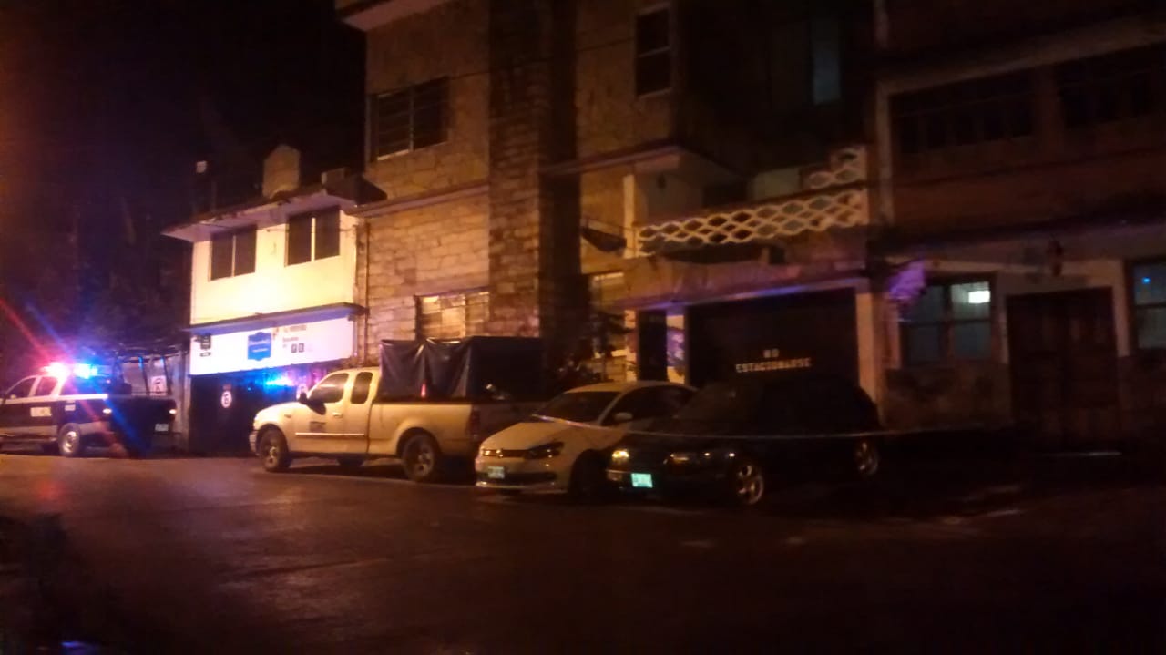 Balean a expresidente municipal en bar 