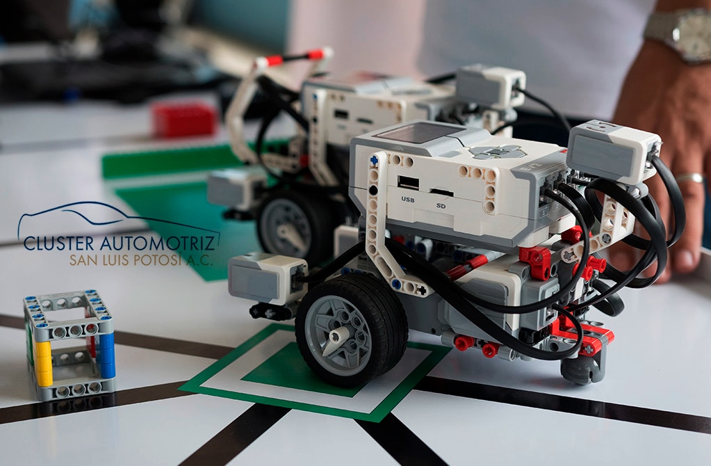 Prepara clúster Automotriz proyecto para formar profesionales en robótica