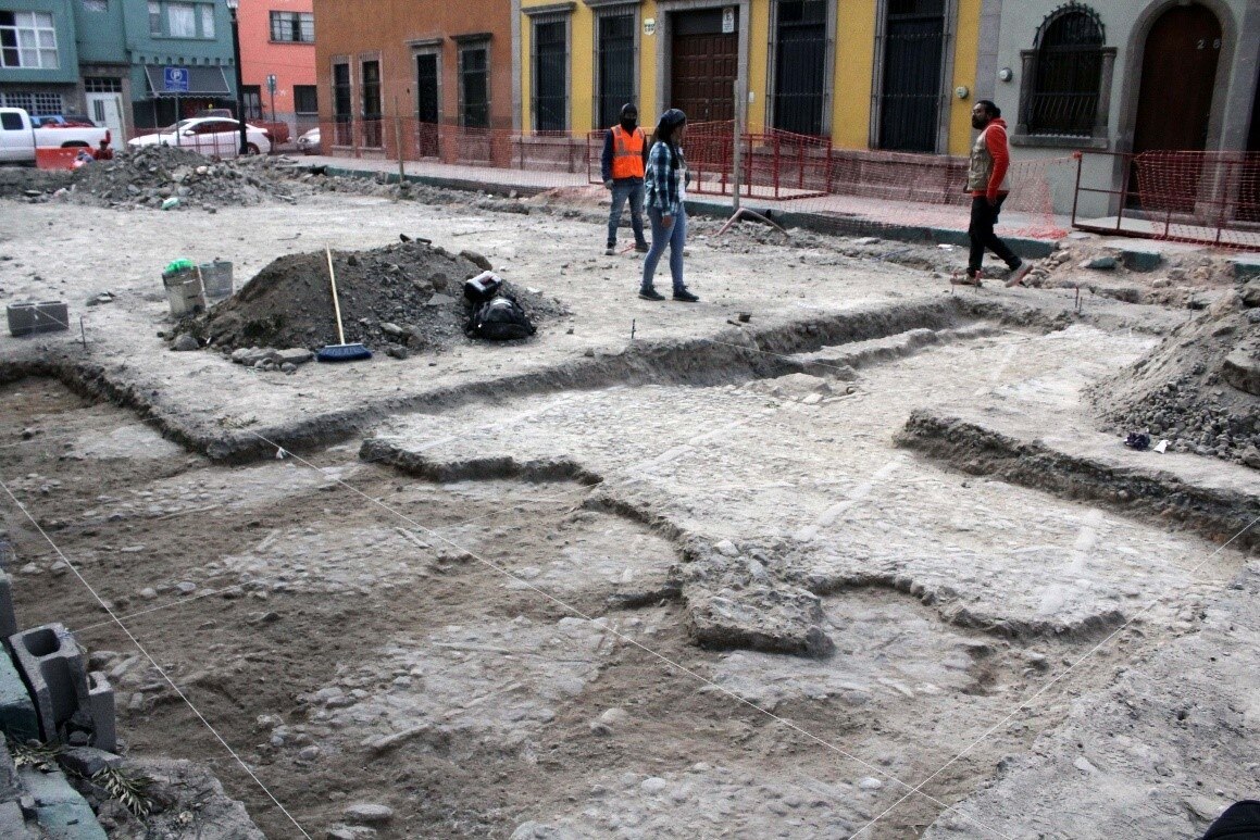 Obras en capital de SLP ponen al descubierto vestigios del siglo XVII y XIX. Fotos: INAH-SLP