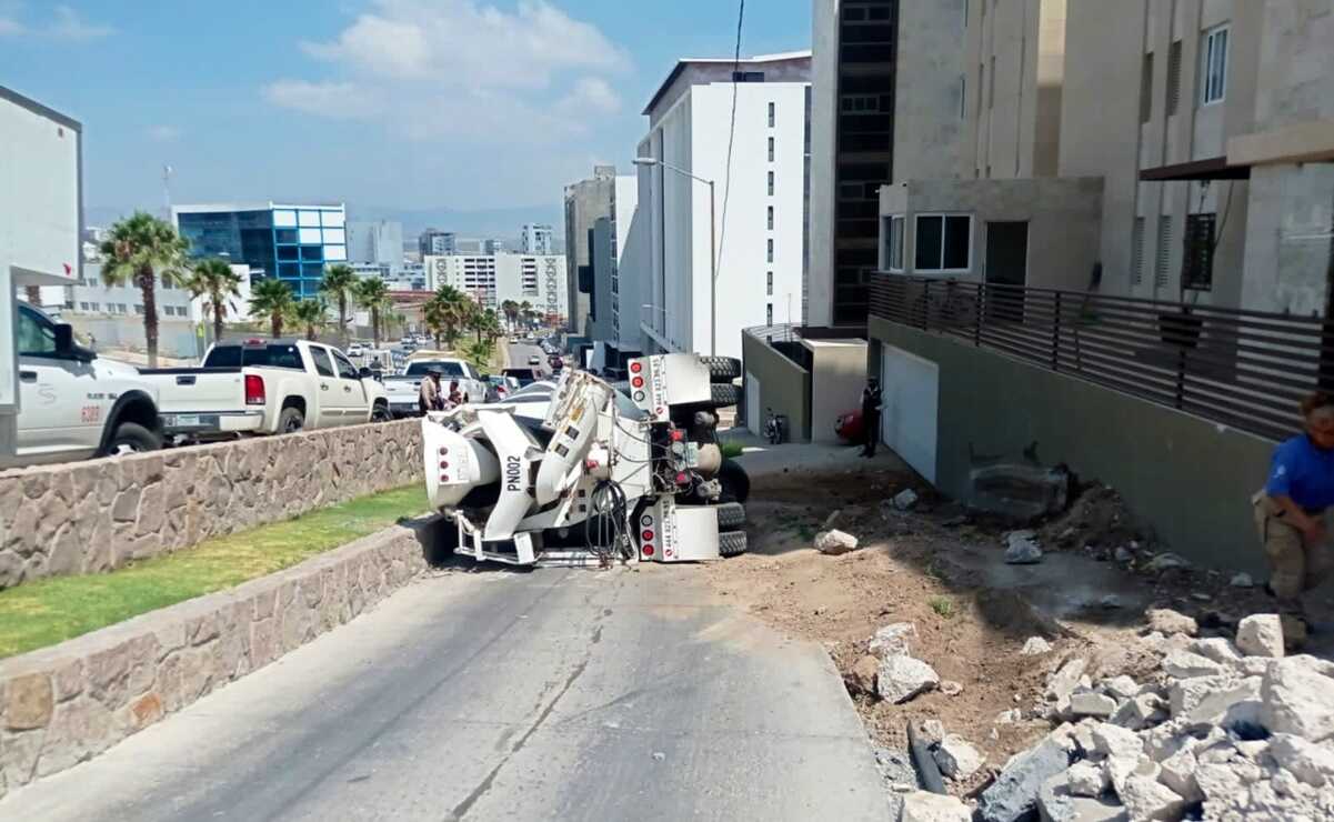 El accidente se registró en la lateral de la Avenida Chapultepec a la altura del Instituto de Física de la UASLP. Foto: Especial