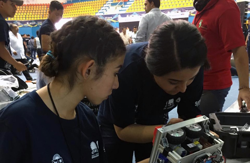 Alumnas del CONALEP ganan primer lugar en certamen nacional de robótica
