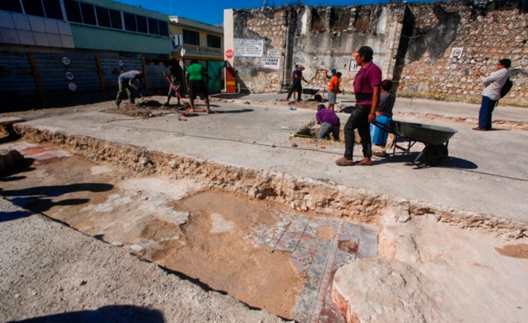 Hallan vestigios de capilla del siglo XIX en estacionamiento de Mérida