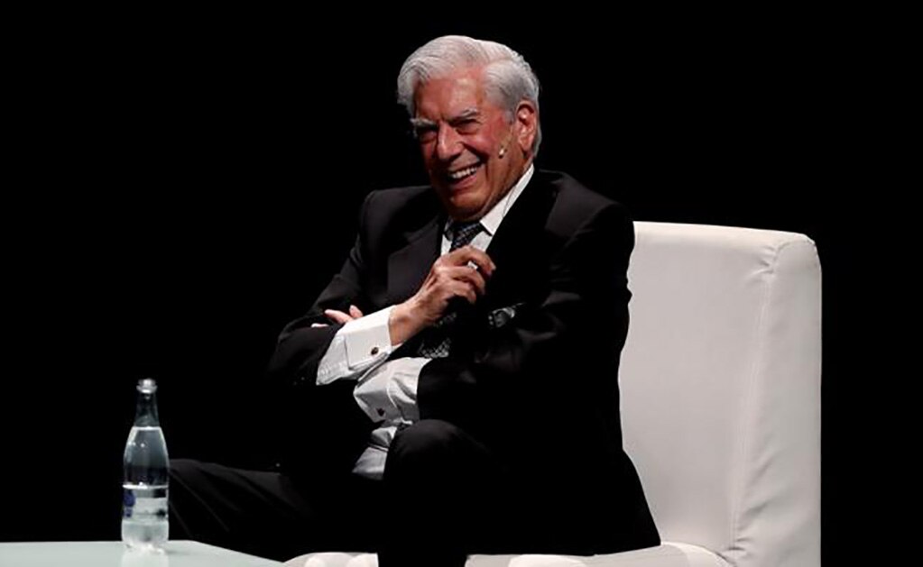 Al final tuvo ocho palabras prohibidas que se cambiaron por sinónimos", dijo el escritor en el encuentro "El placer de leer". Foto: EFE/Leonardo Muñoz