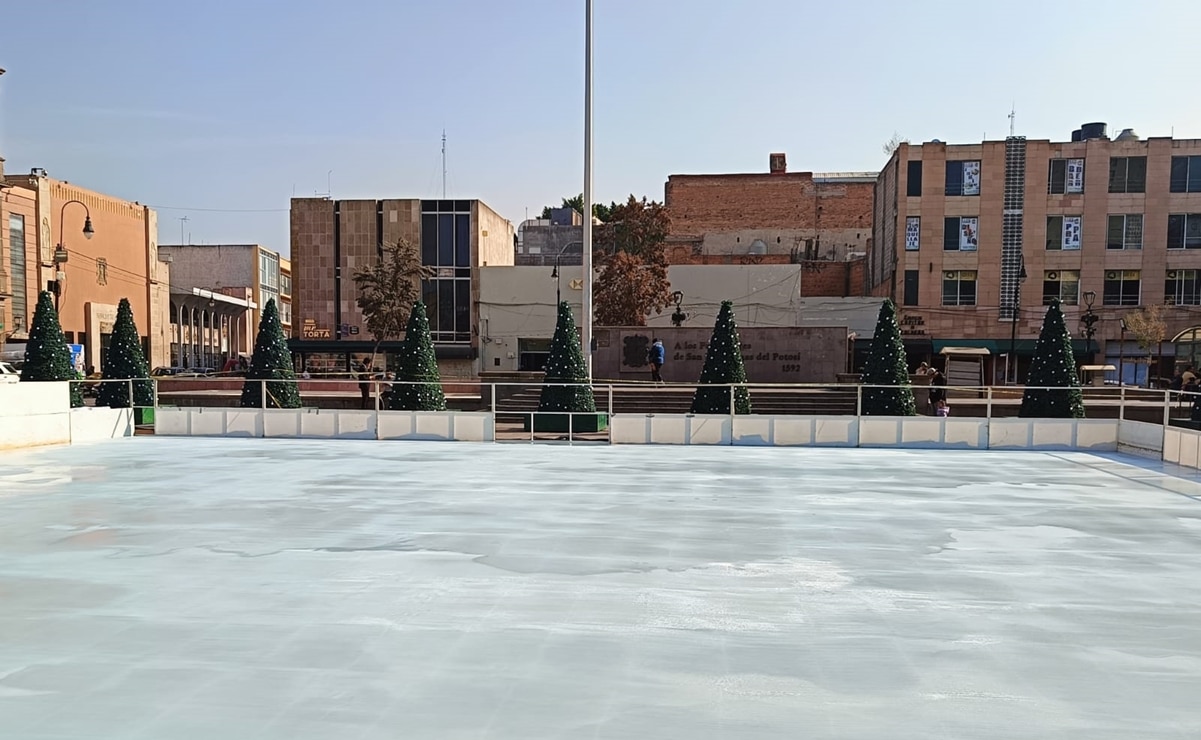 La pista de hielo de Plaza Fundadores ya está lista para encender la Navidad en SLP