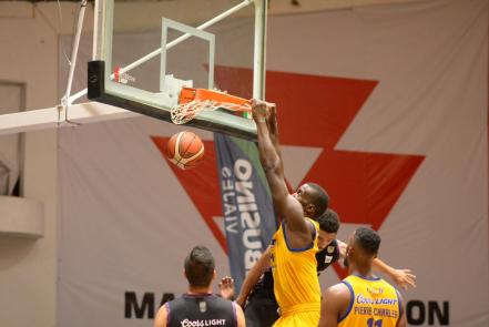 CB Santos hace gozar a su afición y “barre” la serie ante Laguneros