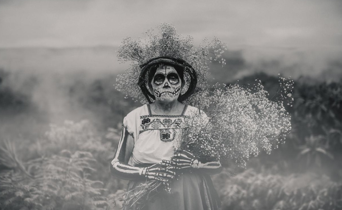 Fotógrafo potosino Arath Zumaya captura la esencia del Xantolo a través de su lente para Vogue