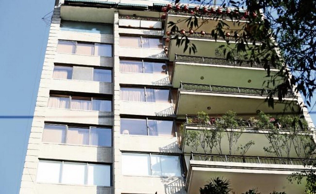 Las visitas al departamento de la calle Galileo número 7, en la colonia Polanc o, no fueron bien vistas por la PGR, que pidió restringir el acceso.