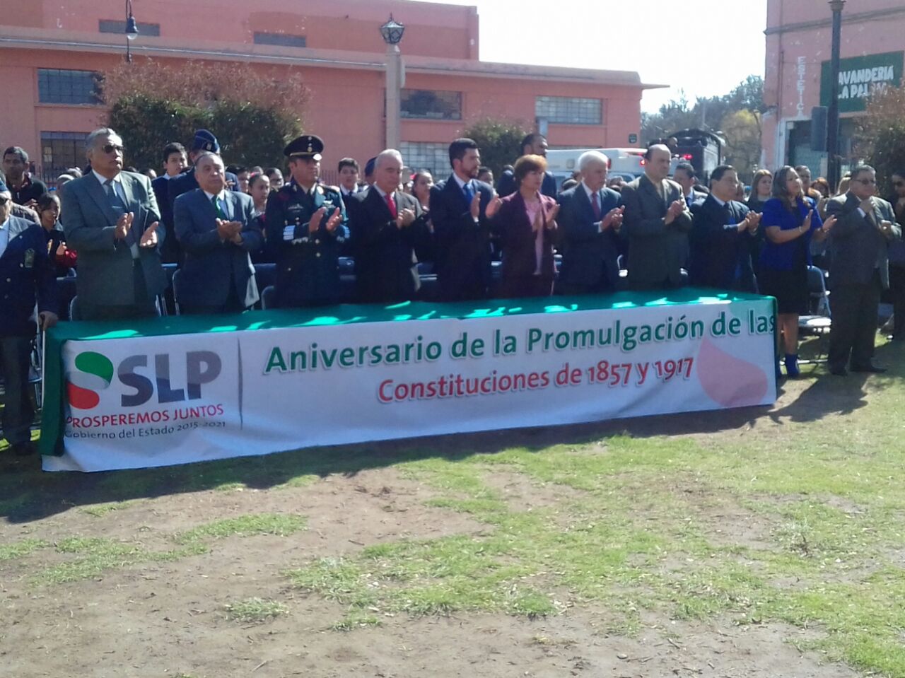 Celebran aniversario de la Constitución