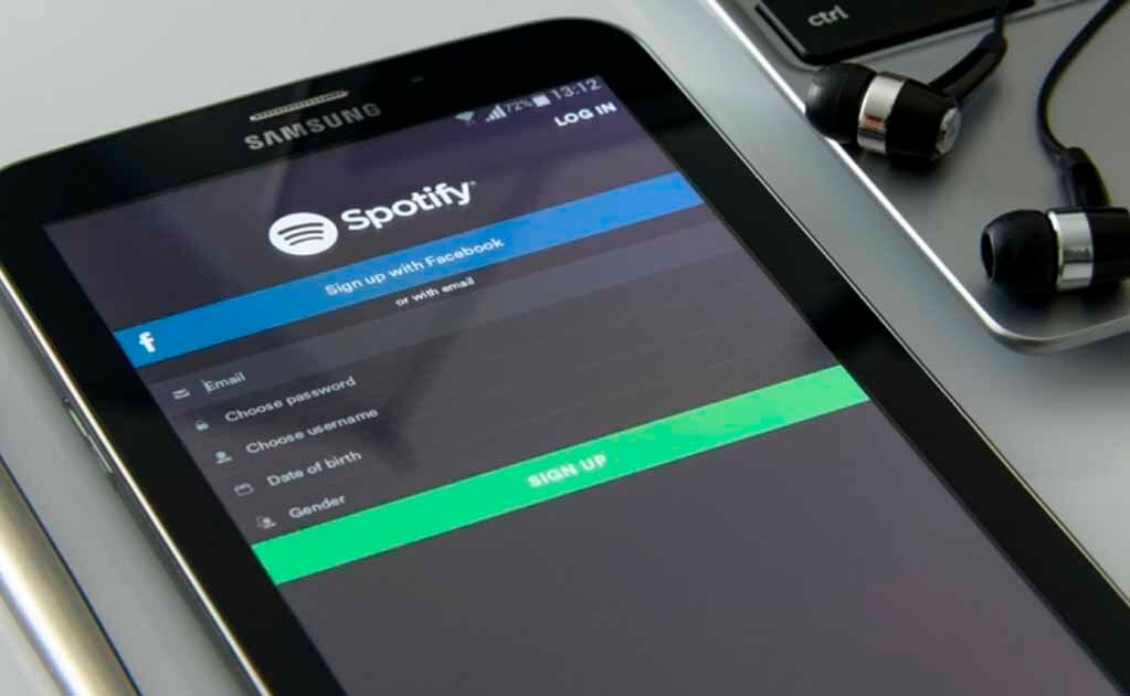 Spotify podría controlarse desde Siri